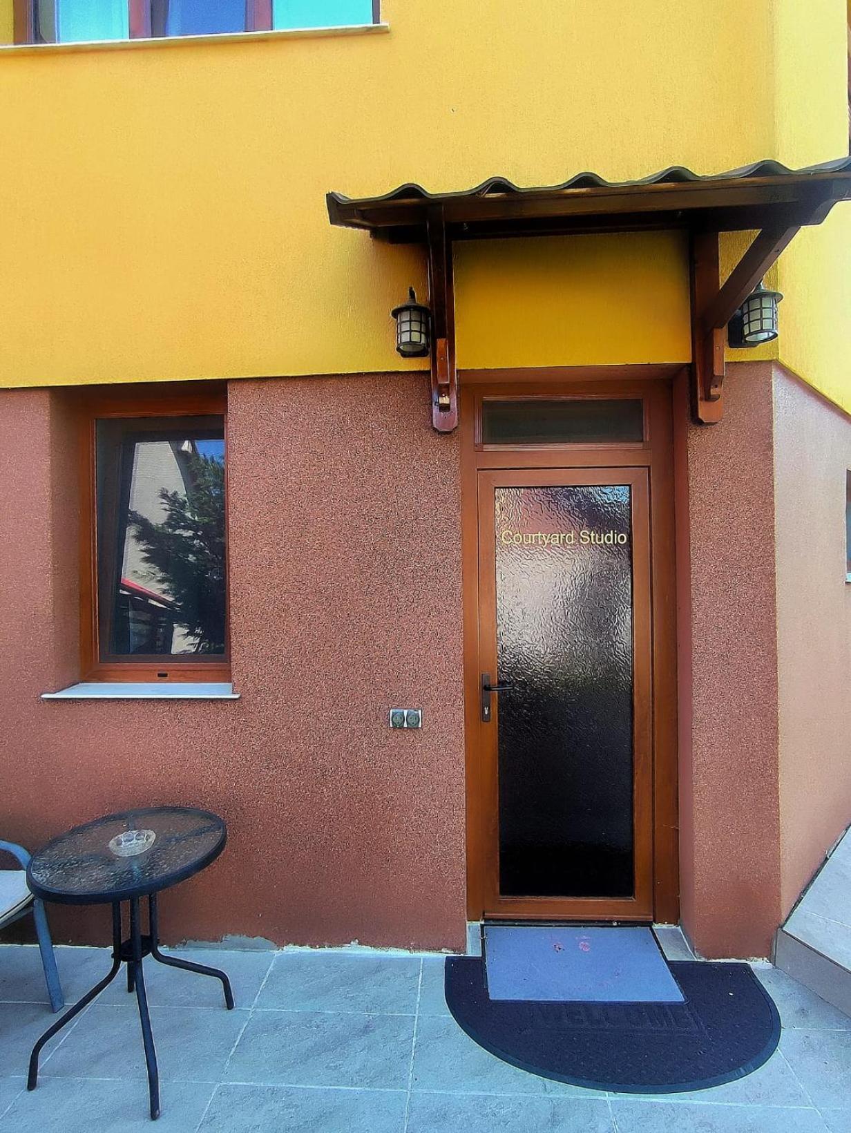 Courtyard Studio Oradea Zewnętrze zdjęcie