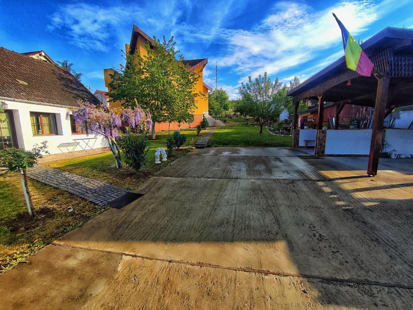 Courtyard Studio Oradea Zewnętrze zdjęcie