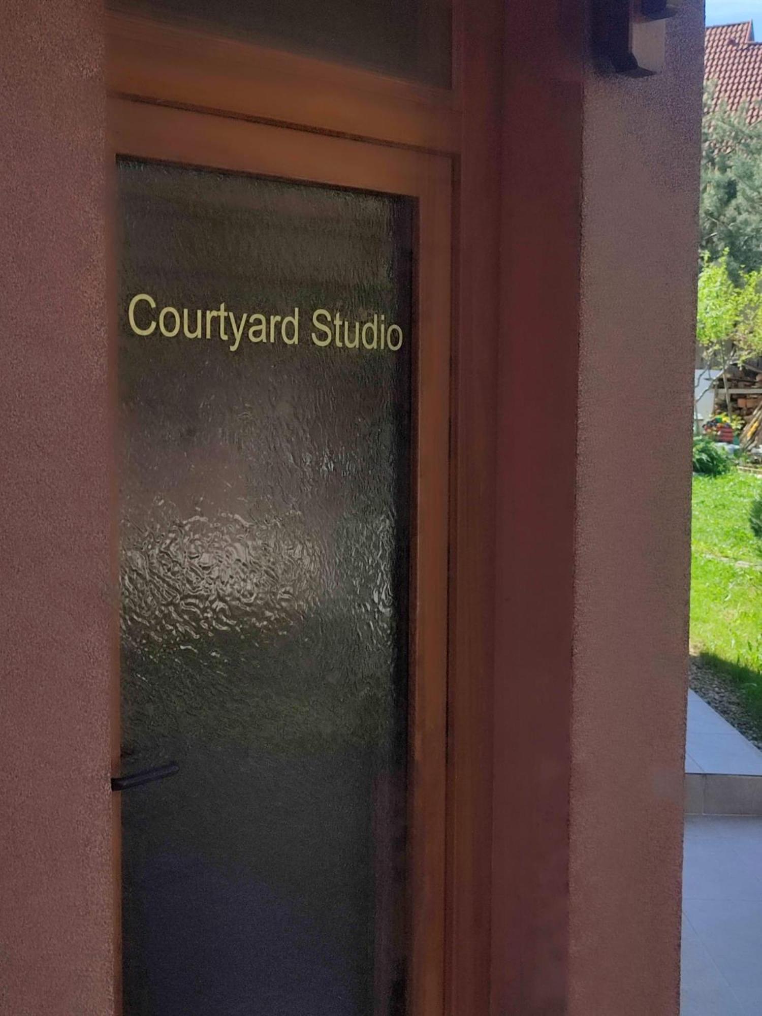 Courtyard Studio Oradea Zewnętrze zdjęcie